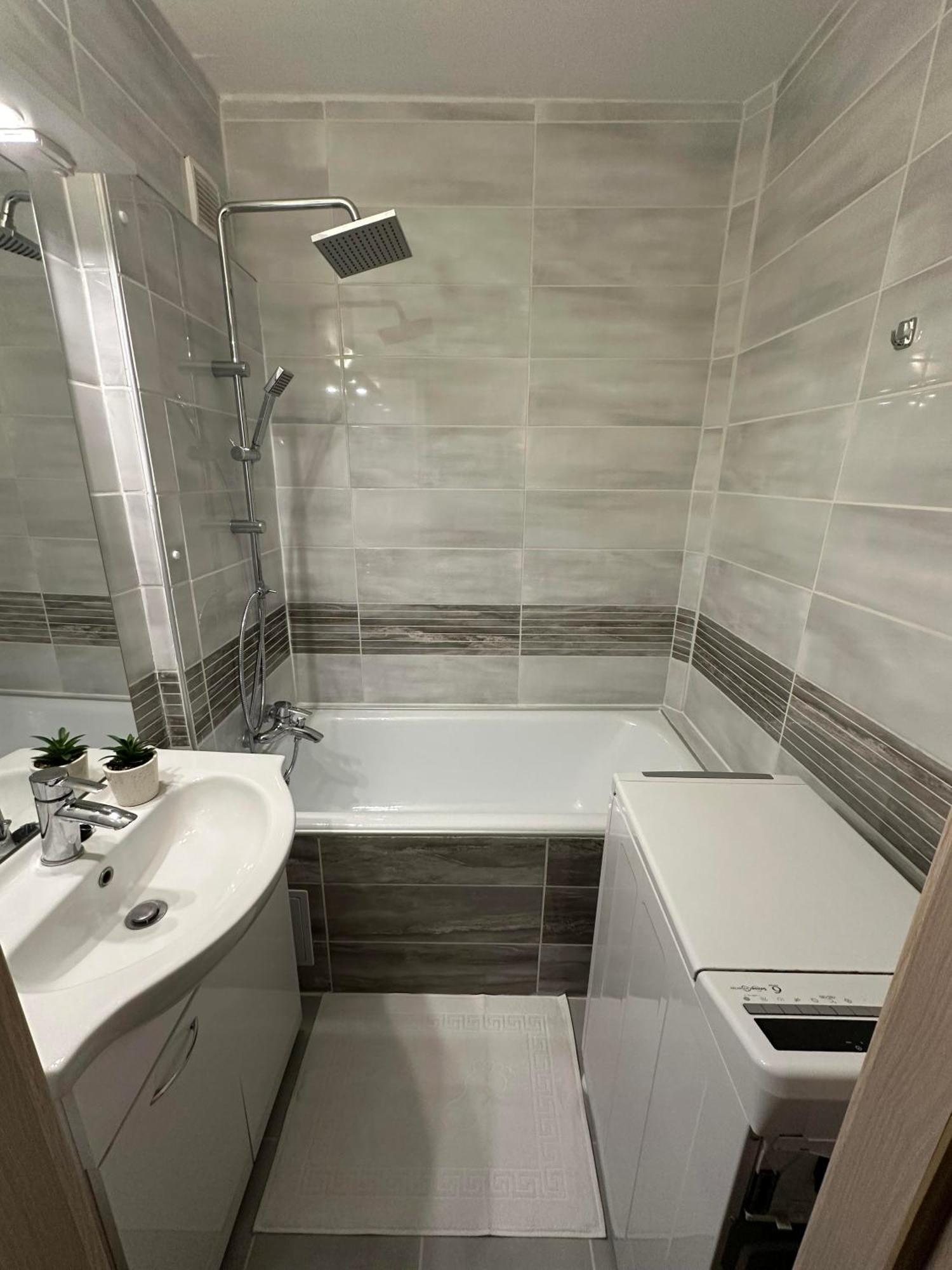 City Park Apartman บูดาเปสต์ ภายนอก รูปภาพ