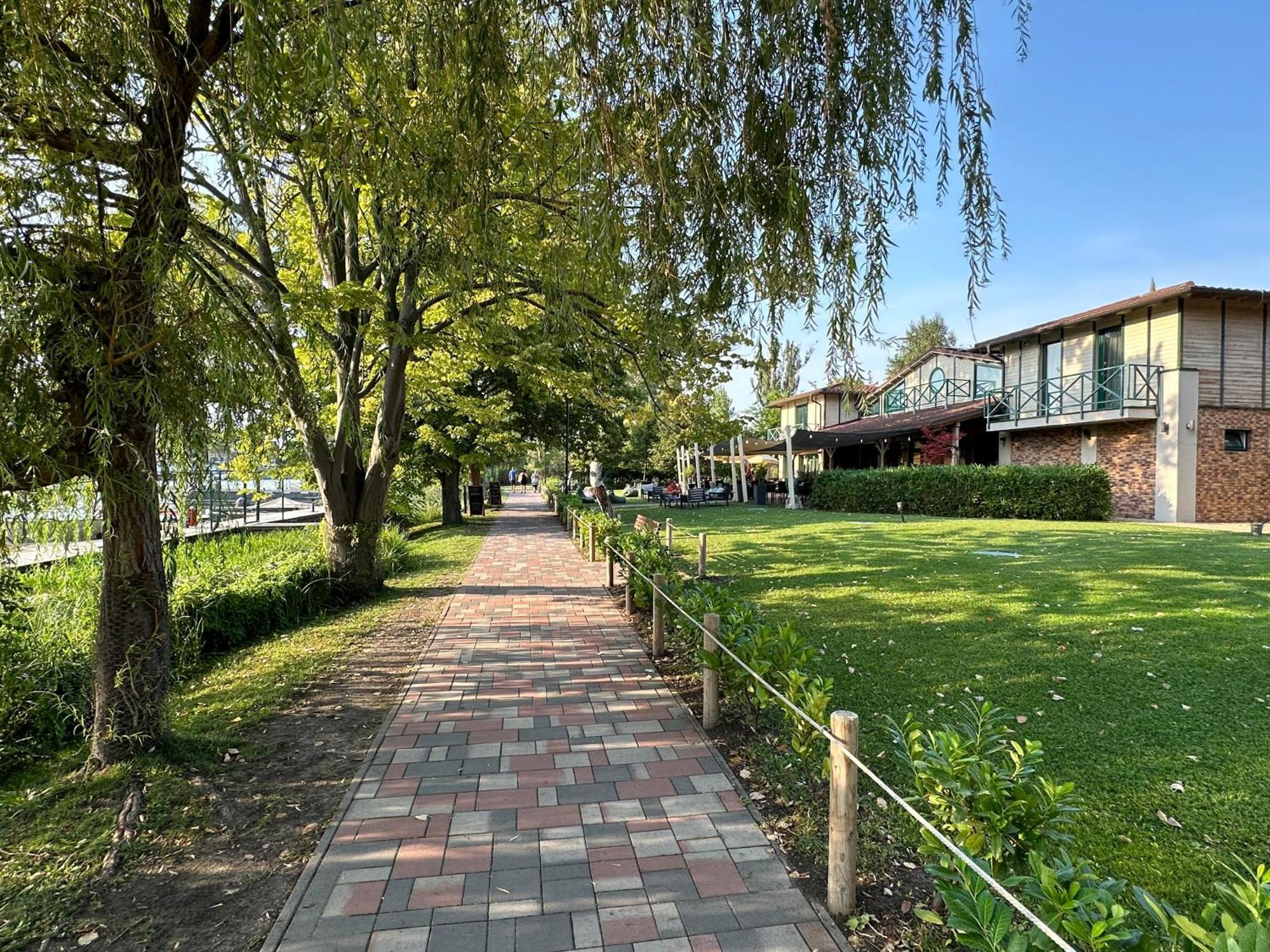City Park Apartman บูดาเปสต์ ภายนอก รูปภาพ